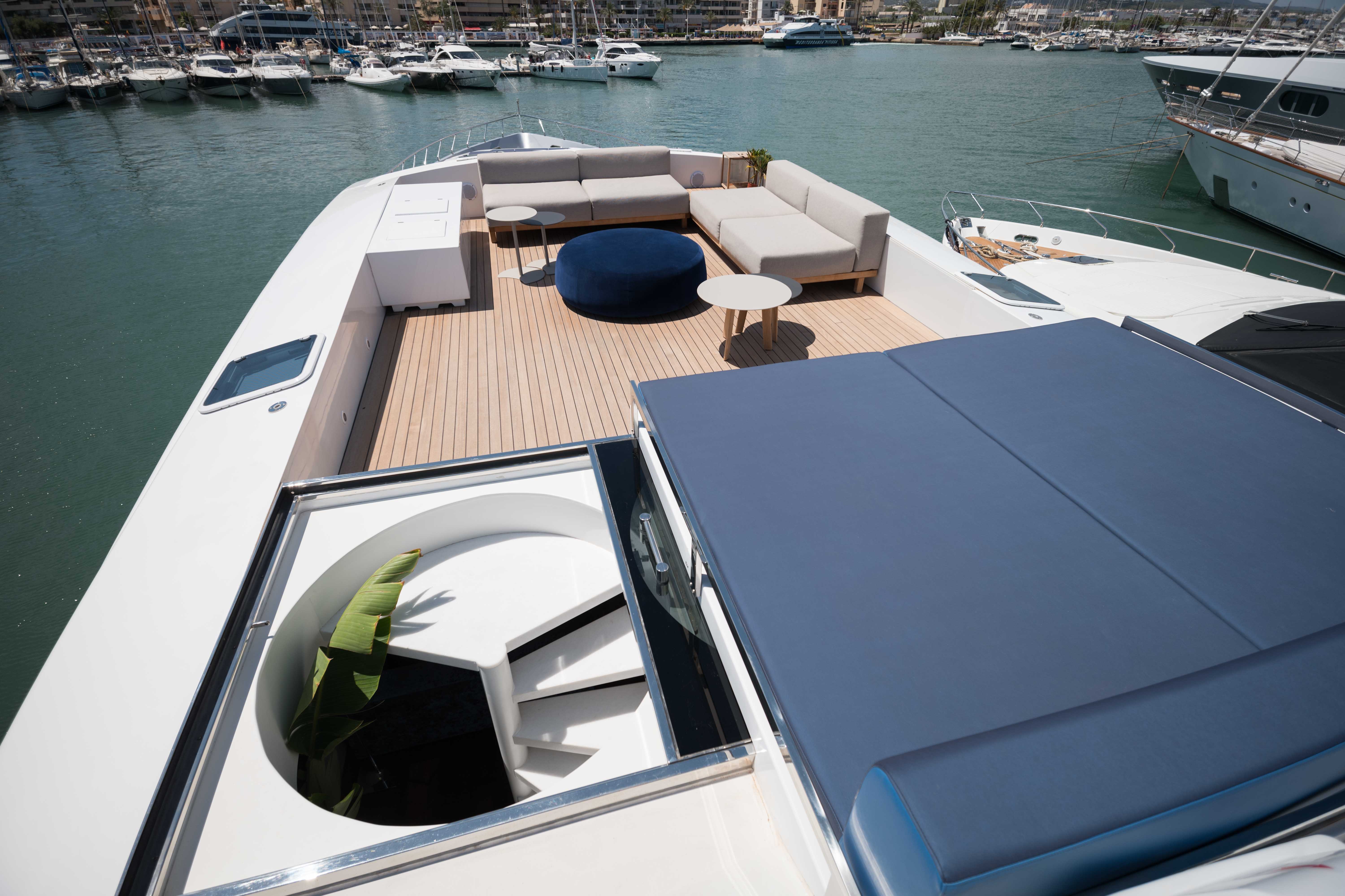 Ibiza yatch rental |  Tecnomar 36 Blue Jay