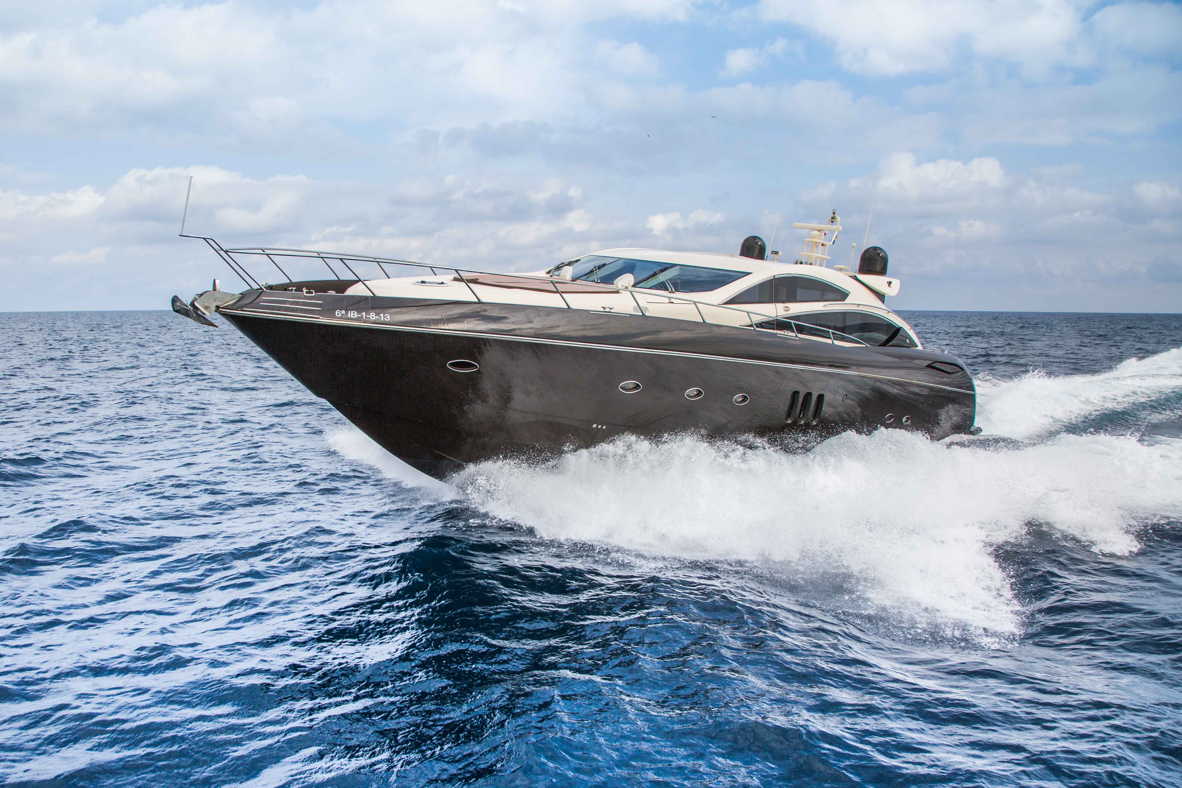 Boat Hire Ibiza Predator 82