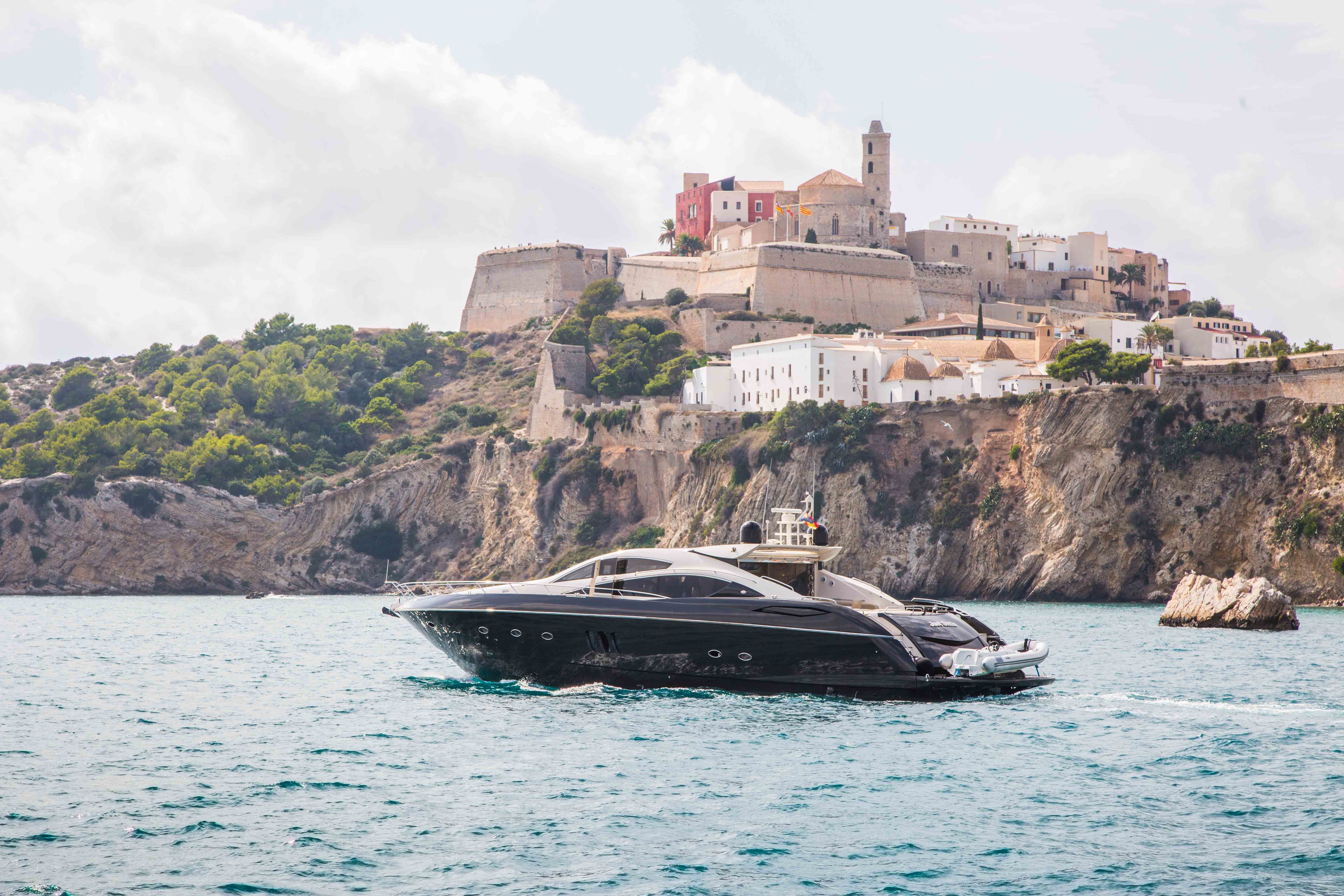Boat Hire Ibiza Predator 82