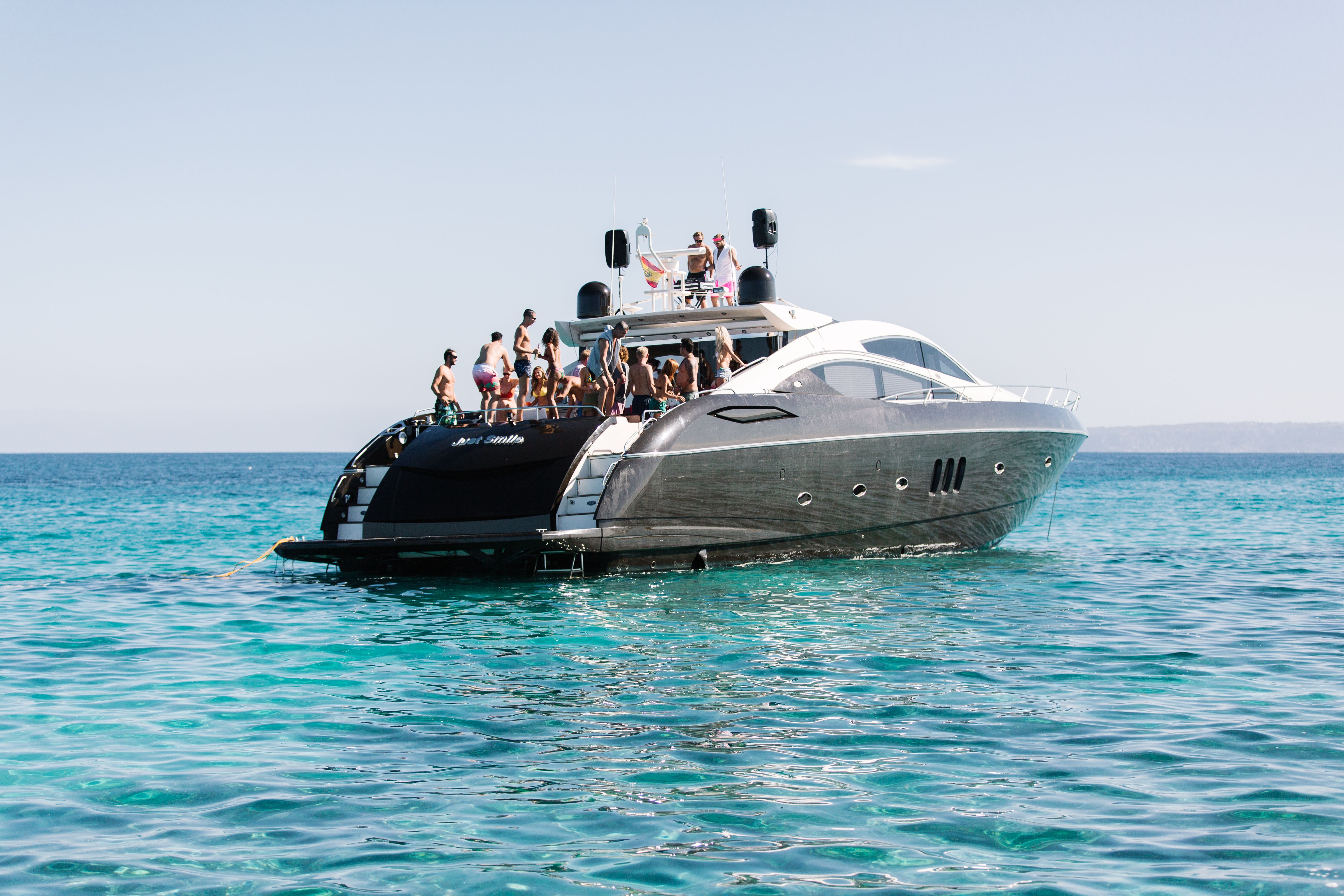 Predator 82 | Ibiza yatch charter