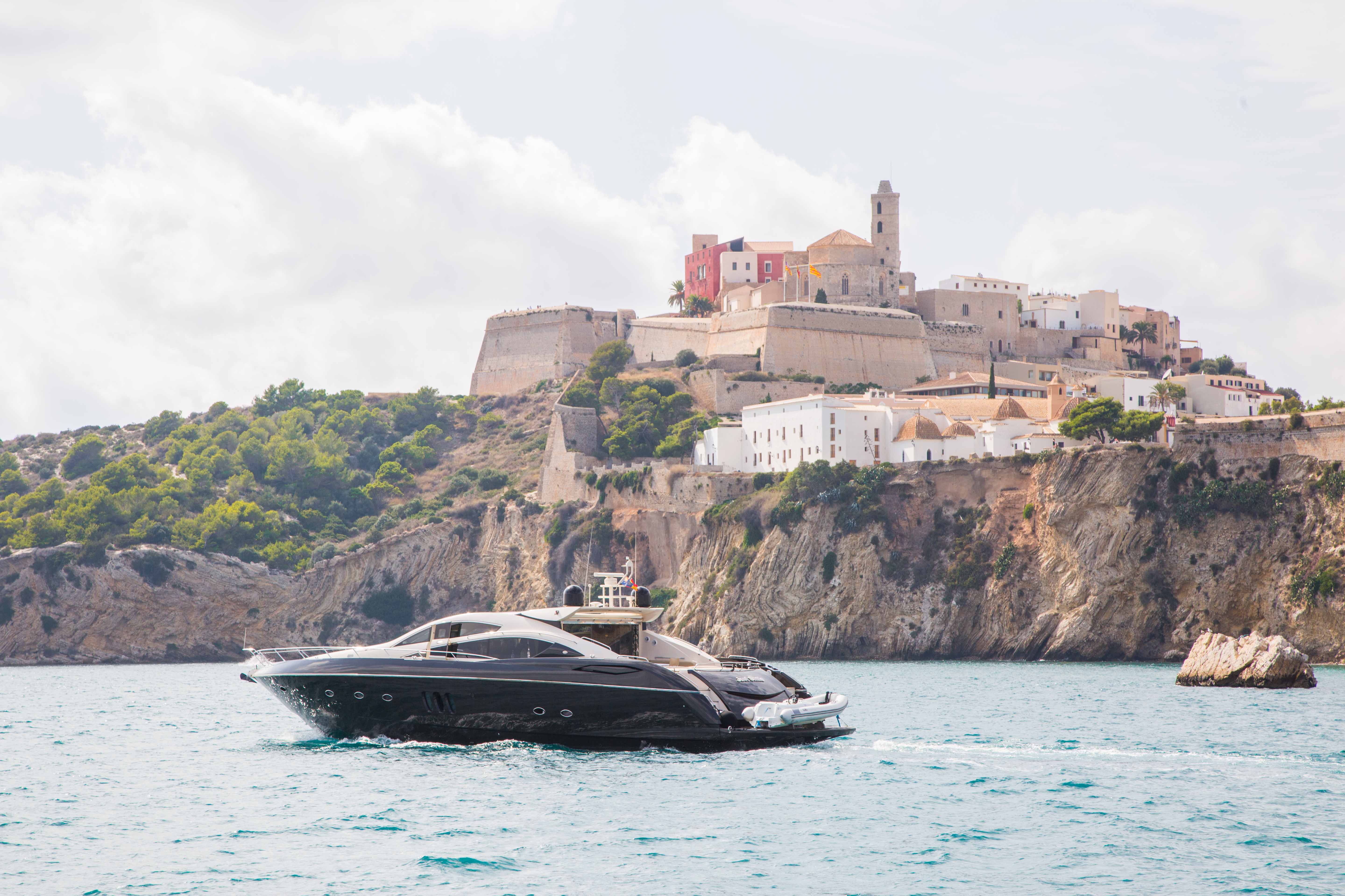 Boat Hire Ibiza Predator 82