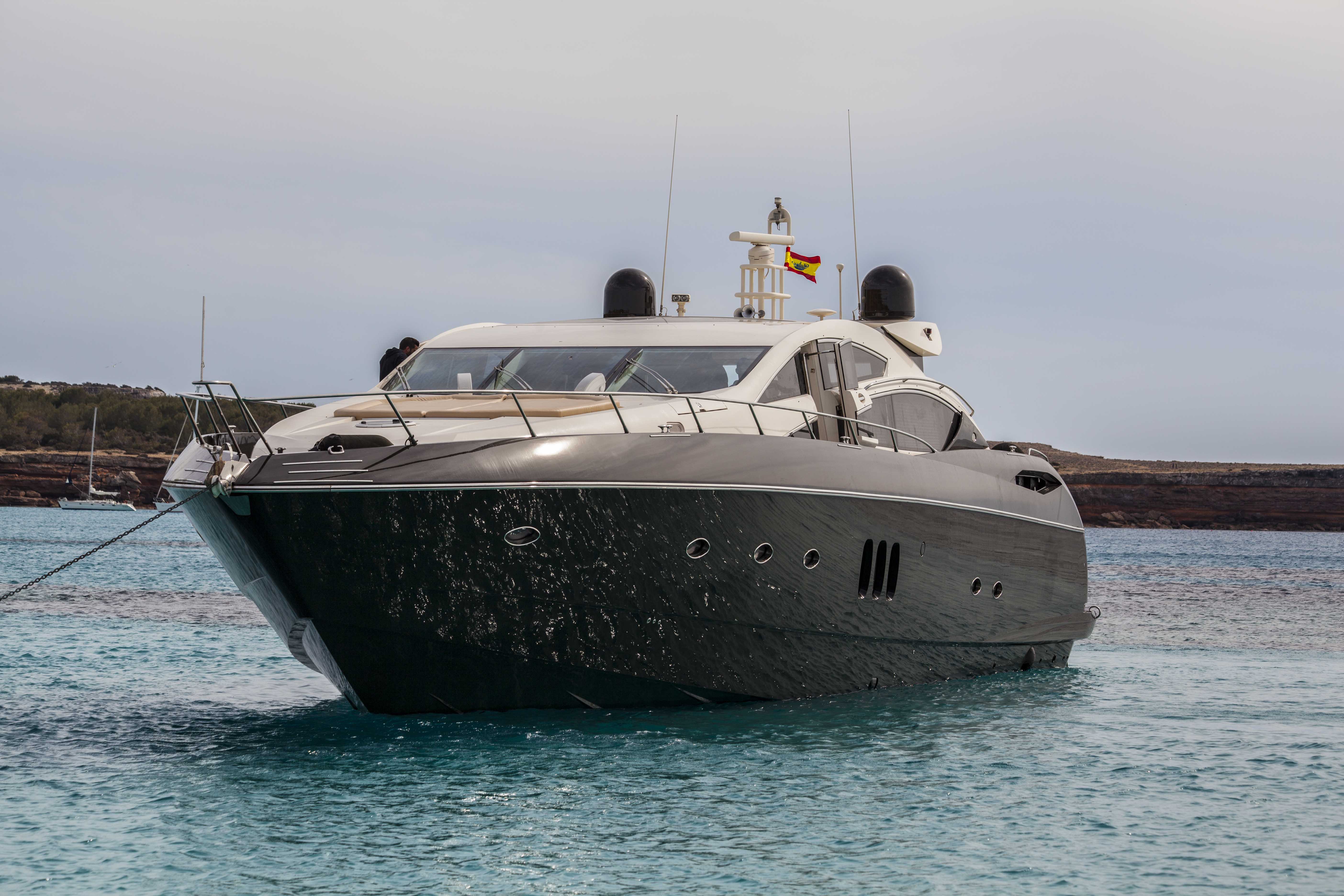 Predator 82 | Ibiza yatch charter