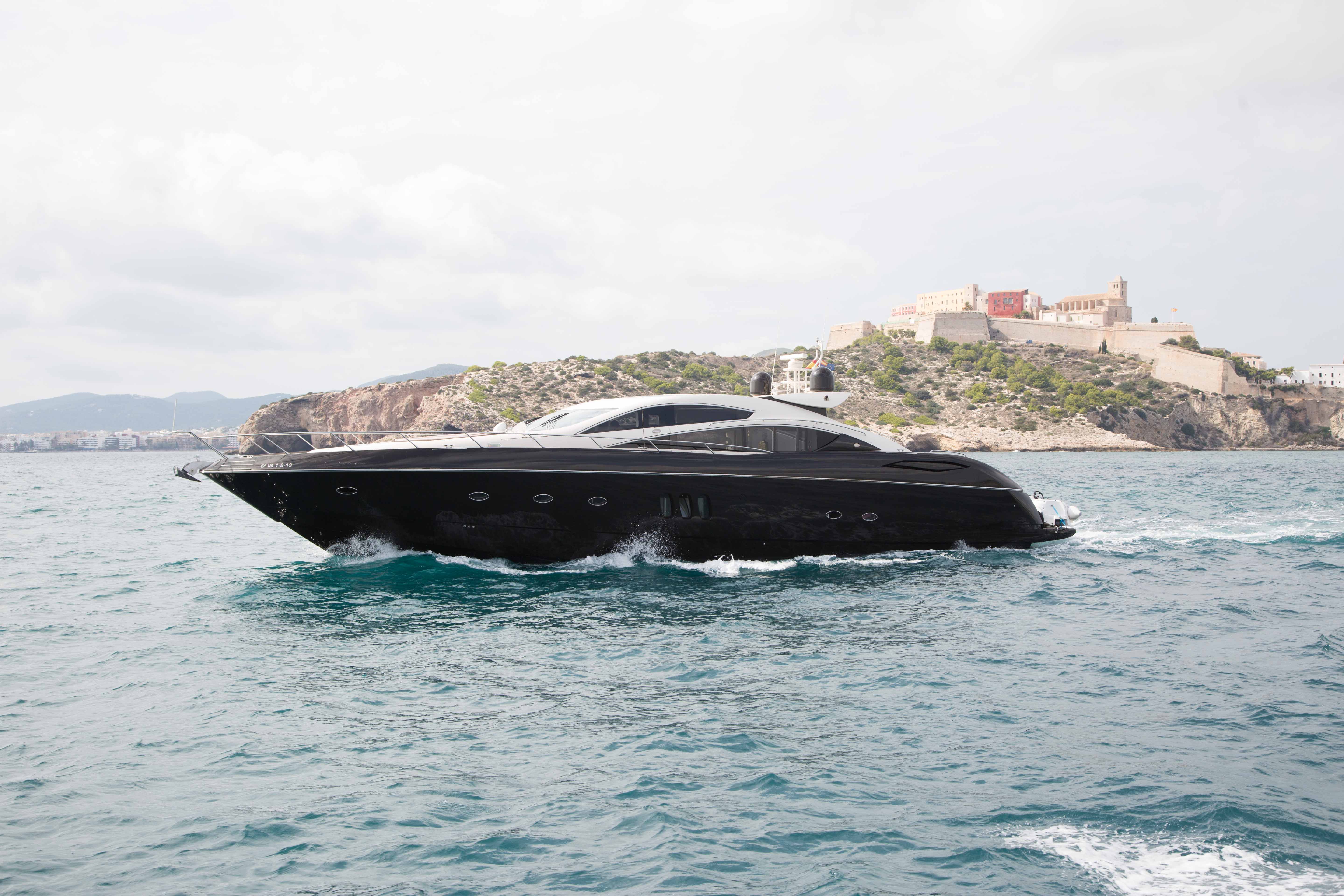 Boat Hire Ibiza Predator 82