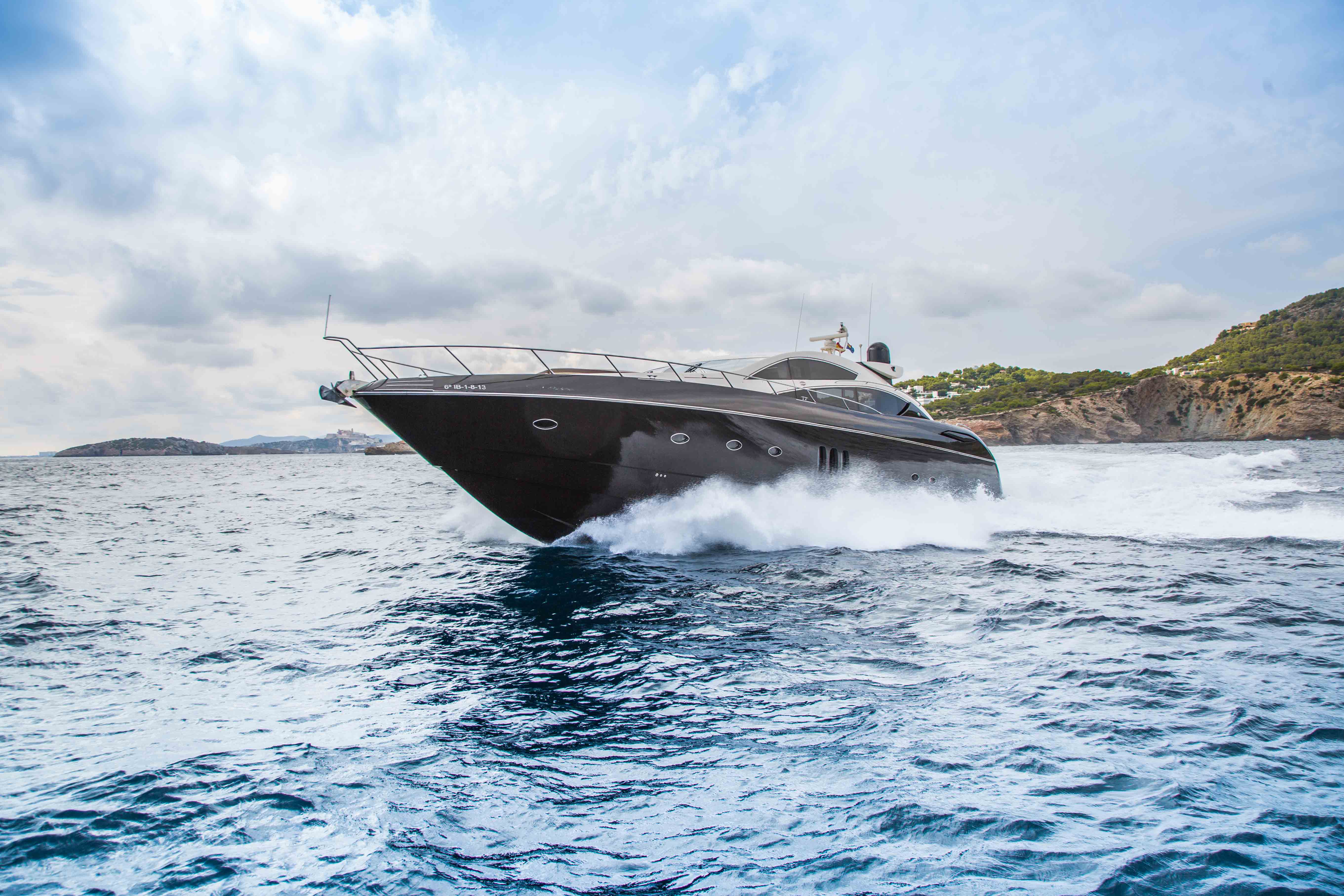 Boat Hire Ibiza Predator 82