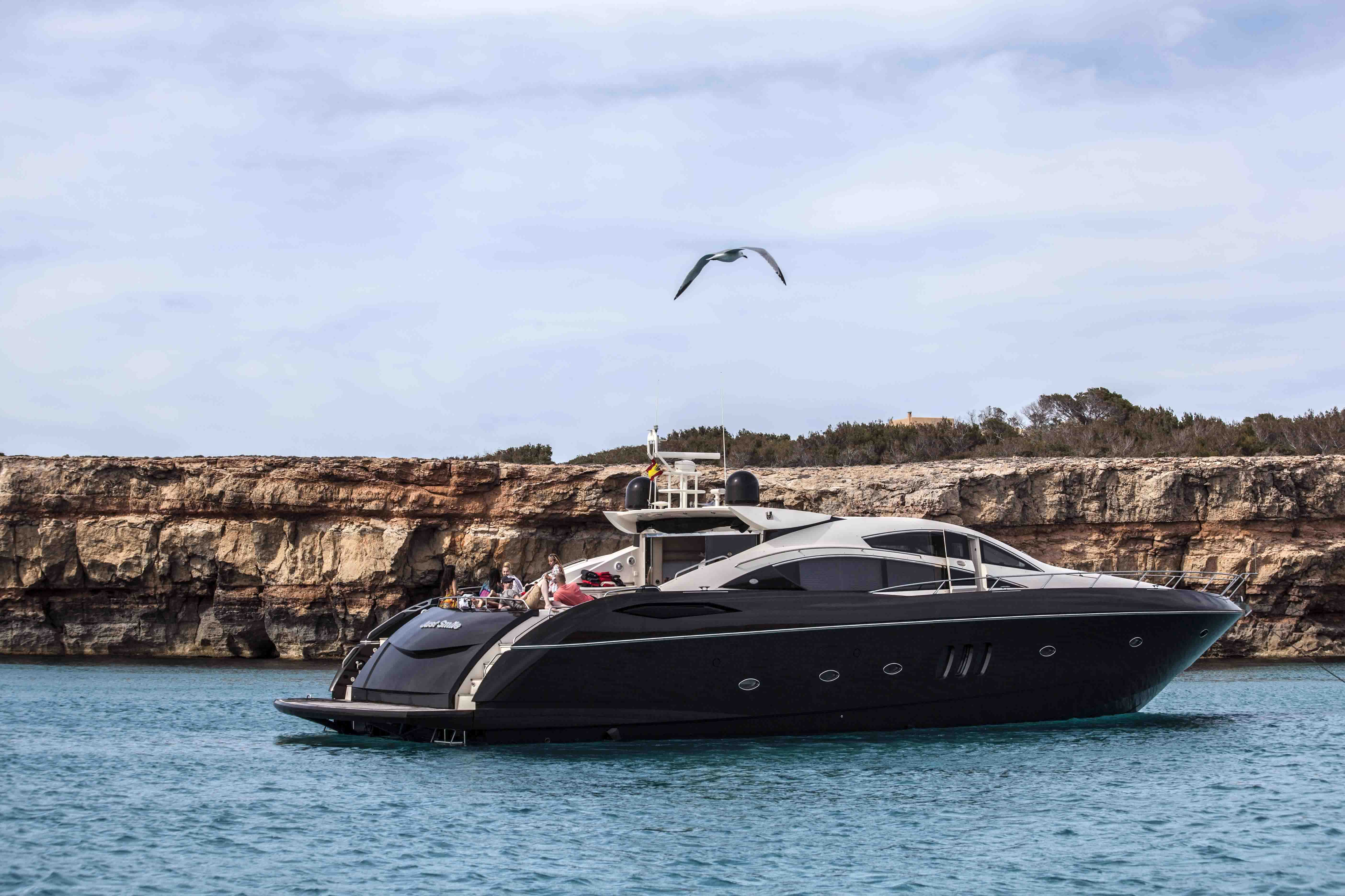 Boat Hire Ibiza Predator 82