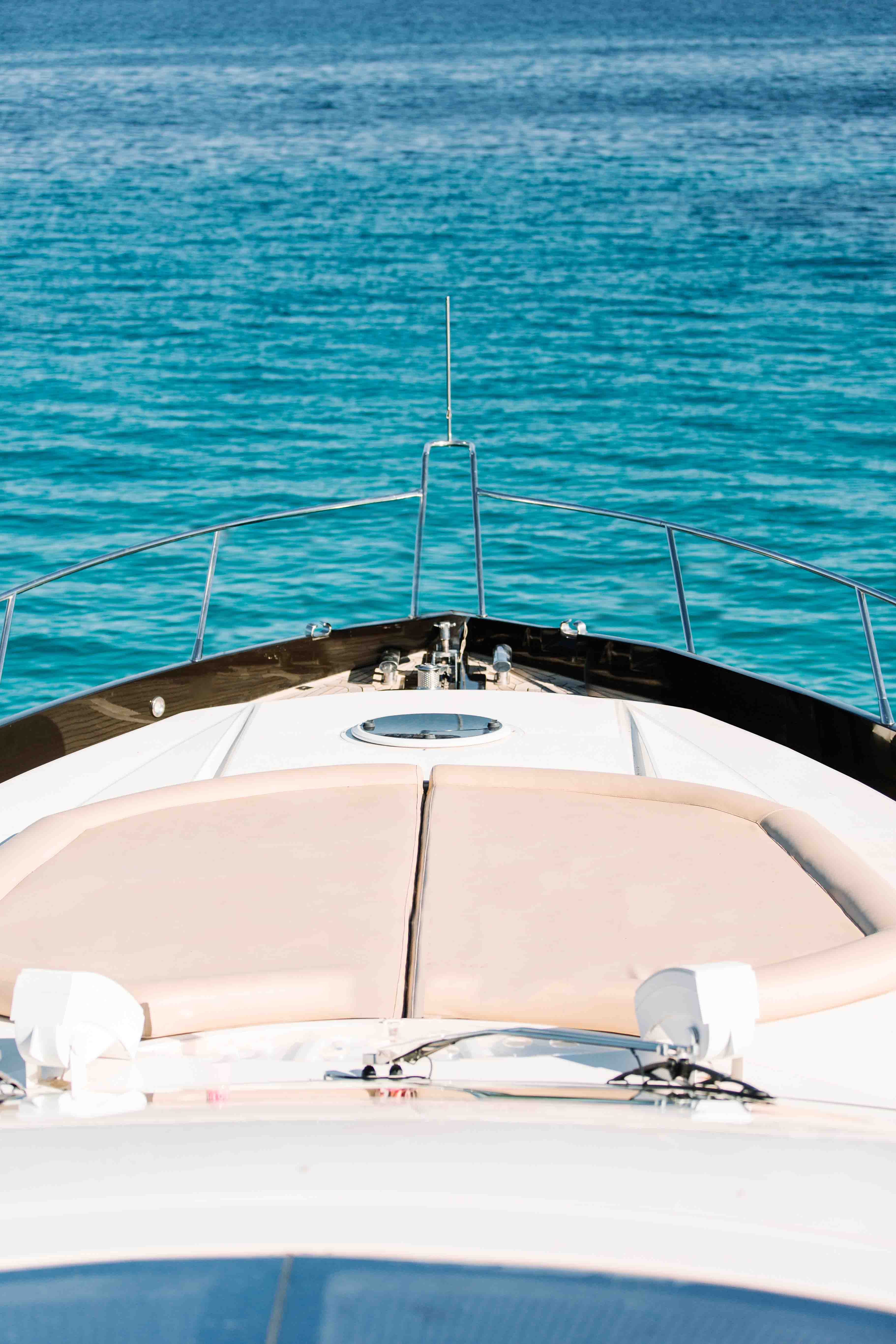 Predator 82 boat for rent