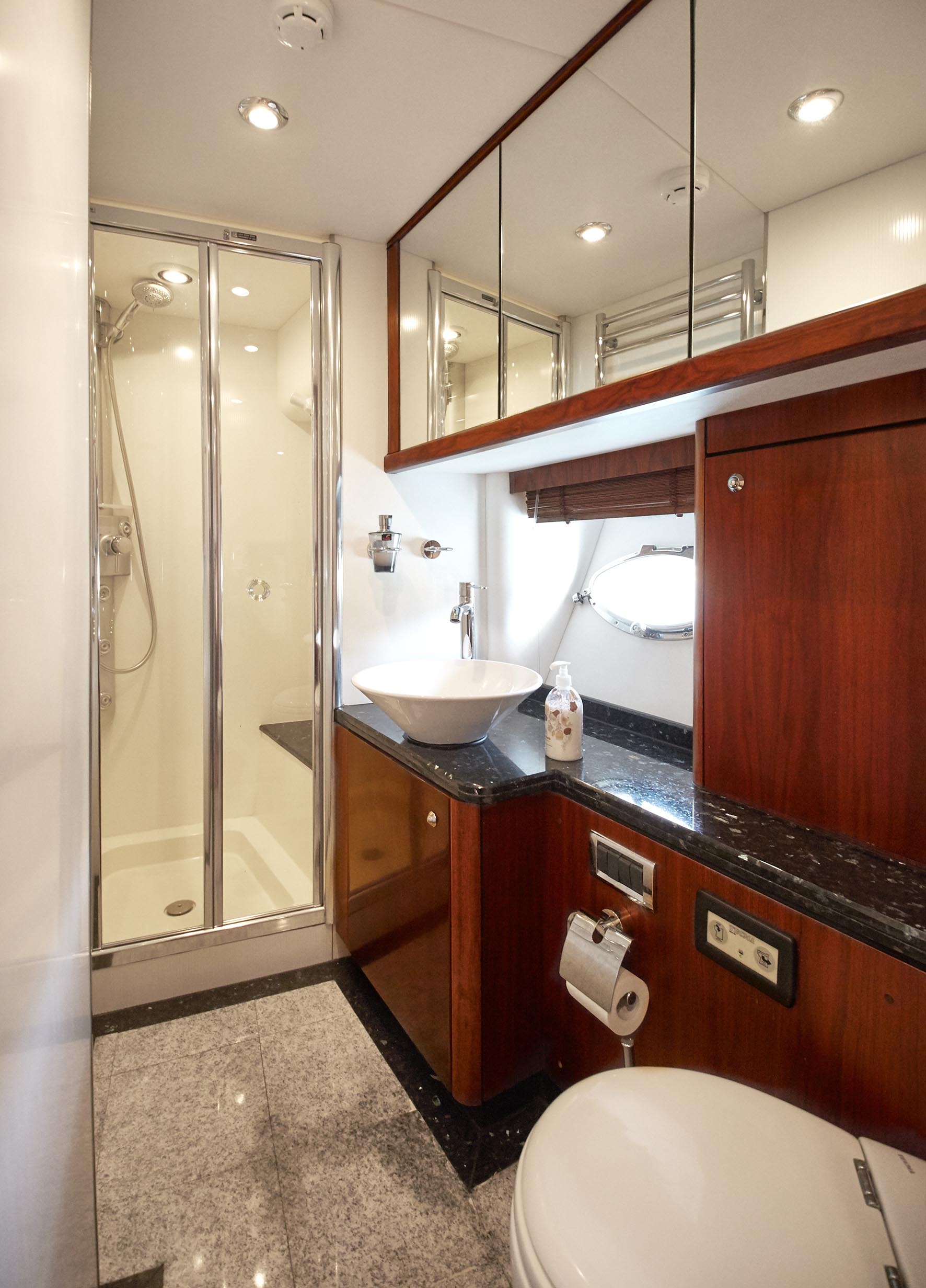 Predator 82 | Ibiza yatch charter